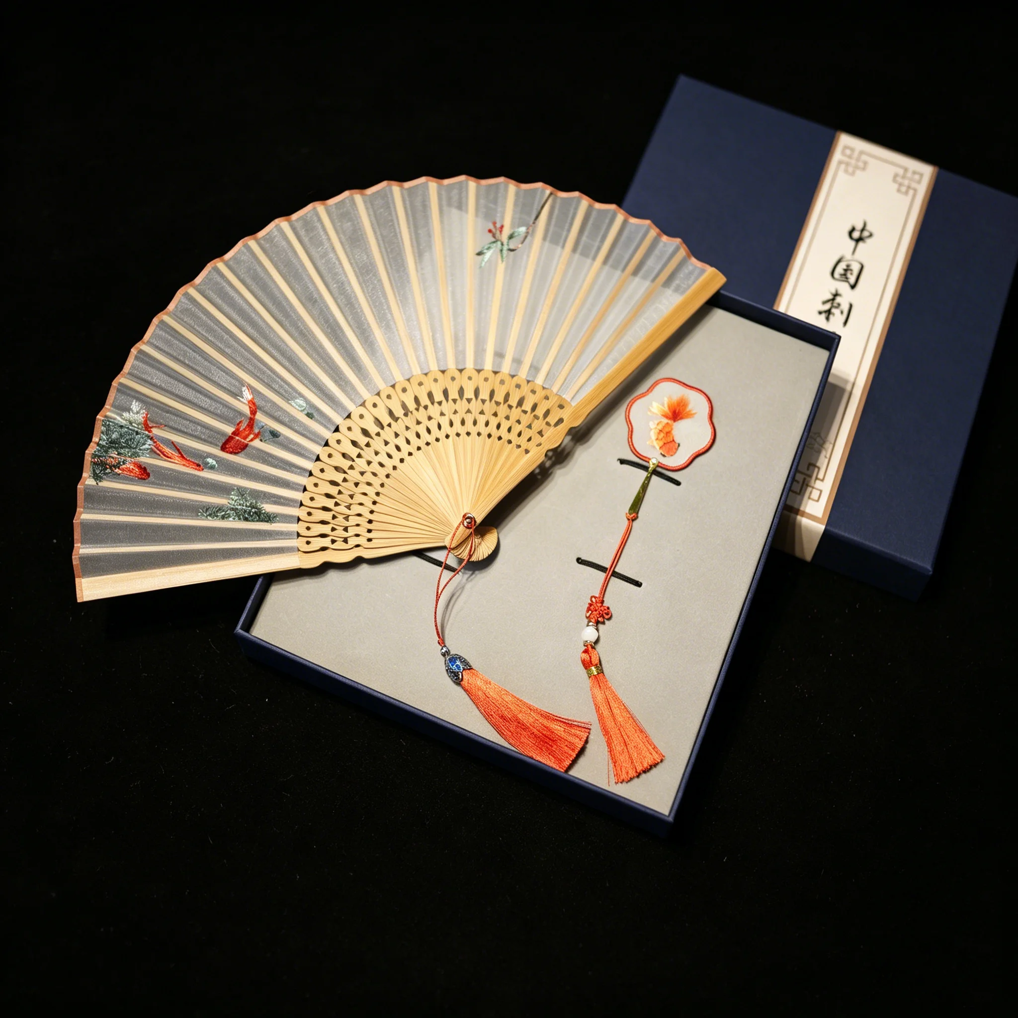 Suzhou Handmade Embroidery National Characteristic Gift Hand Double-Sided Folding Fan Bookmark Set Crafts