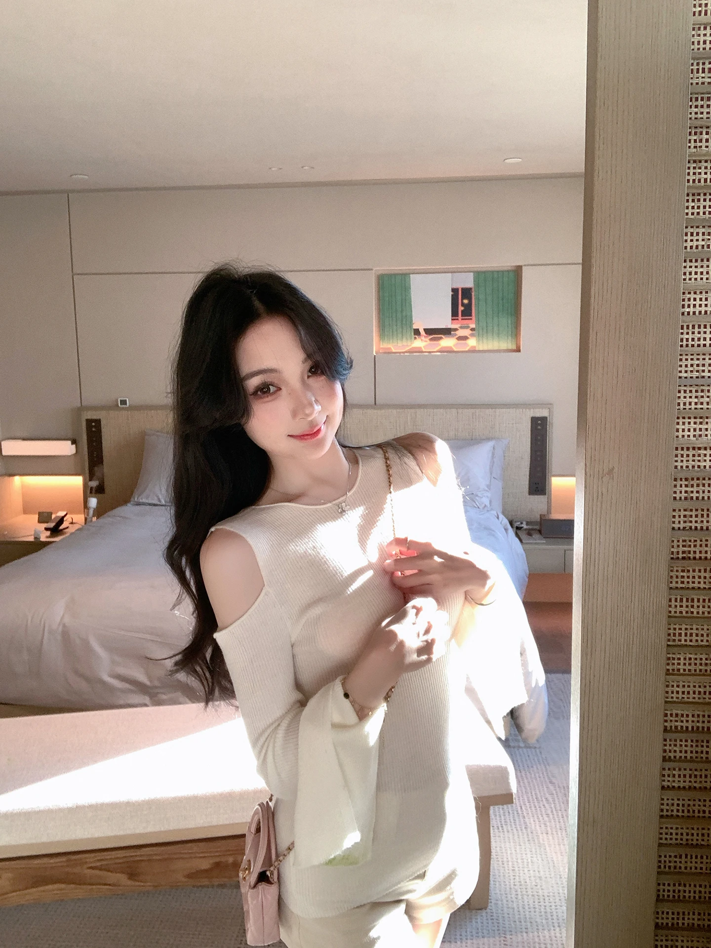 

Белый вязаный свитер с открытыми плечами для женщин, новая зимняя коллекция, базовая кофта для ношения под одеждой, свободный крой, длинный рукав, в стиле Lazy Pure Desire