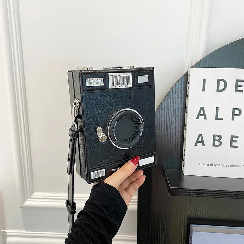 2025 ♥   Nuova spalla creativa a forma di fotocamera per borse da donna Borsa a tracolla divertente a tracolla per cellulare piccola P ☆ ★