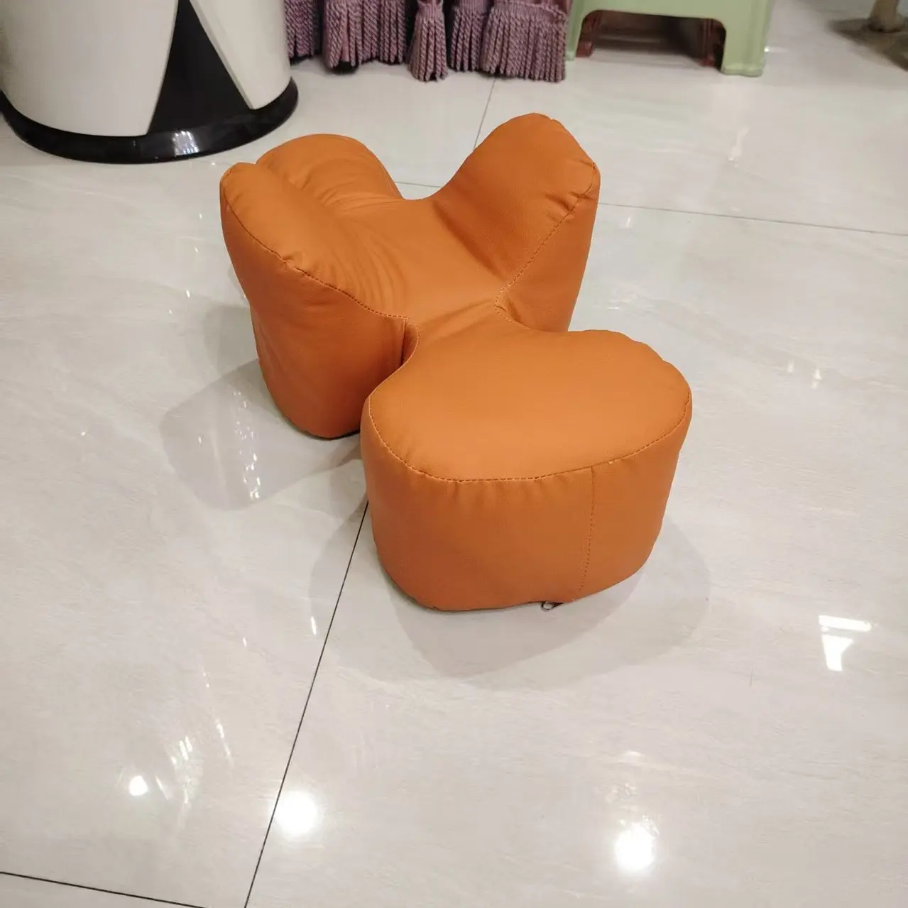 Elderly dog standing auxiliary lying stool anti-skid joint care postoperative rehabilitation dog assisting in getting up
