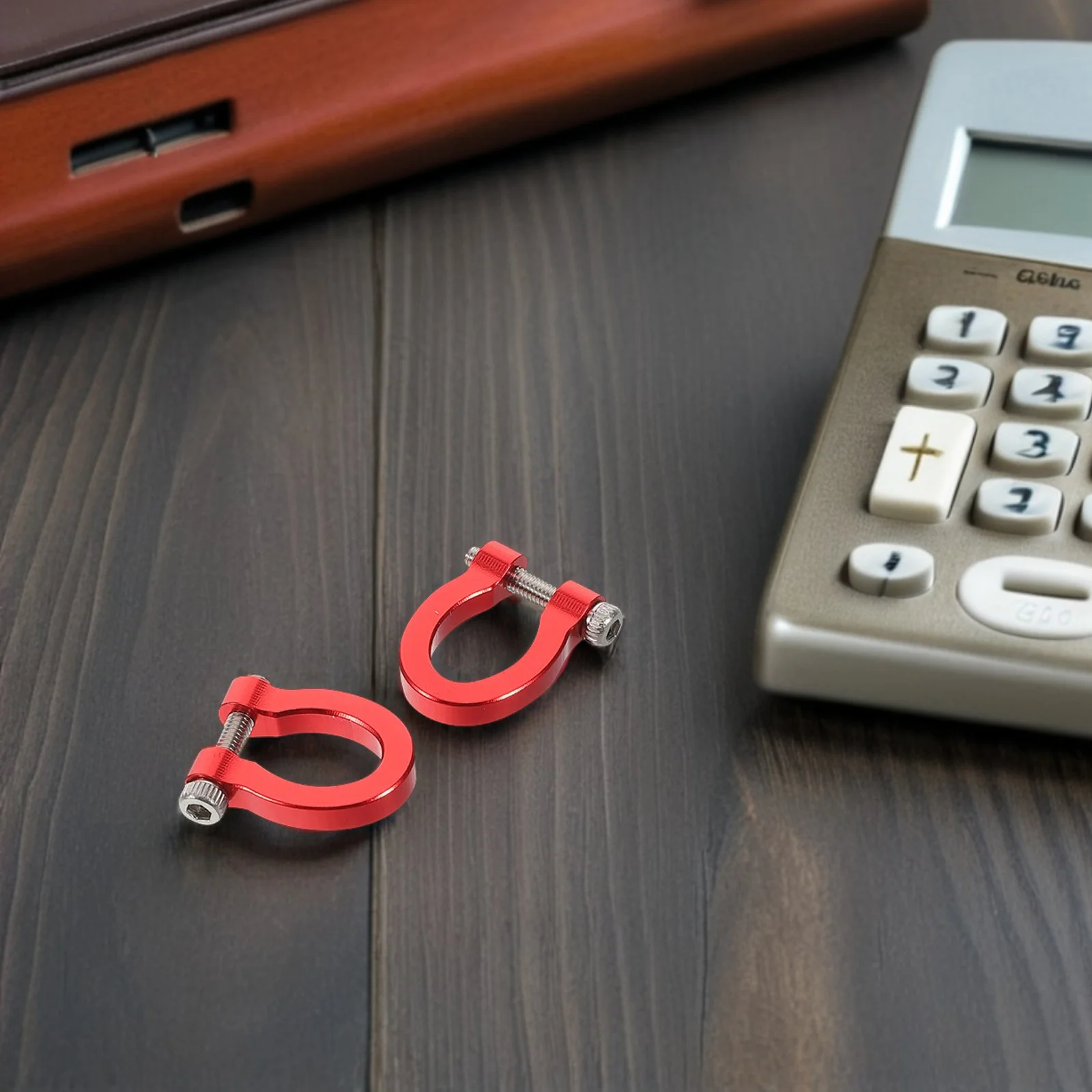 

2Pcs Tow Hook for Rc Car Aluminum Alloy Sturdy Towing Shackle D Ring Lock Buckle for Crawler Trailer Truck Tow Shackles