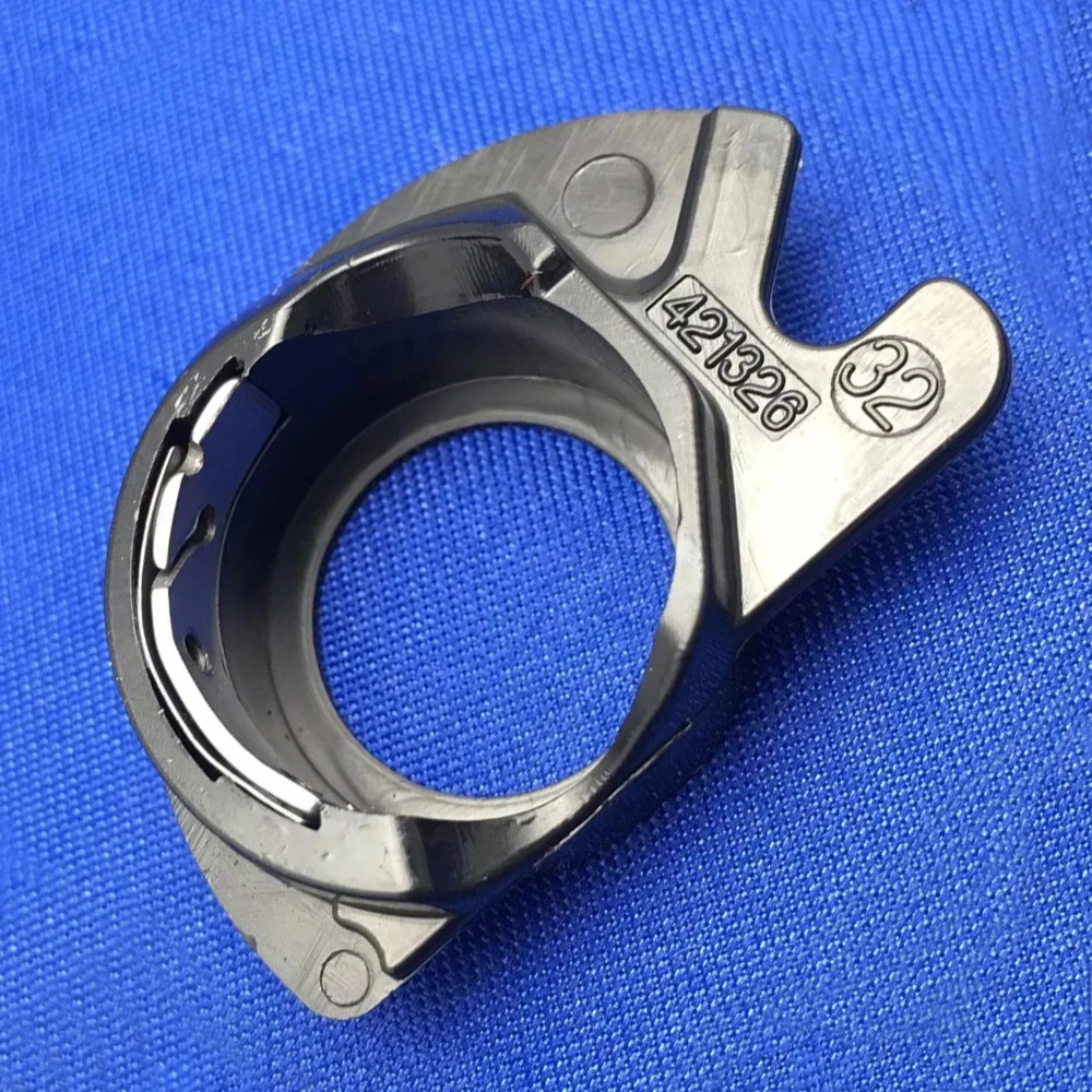 Sewing Machine Empty Bobbin Case and 3 Bobbins for SINGER MACHINES AA7249