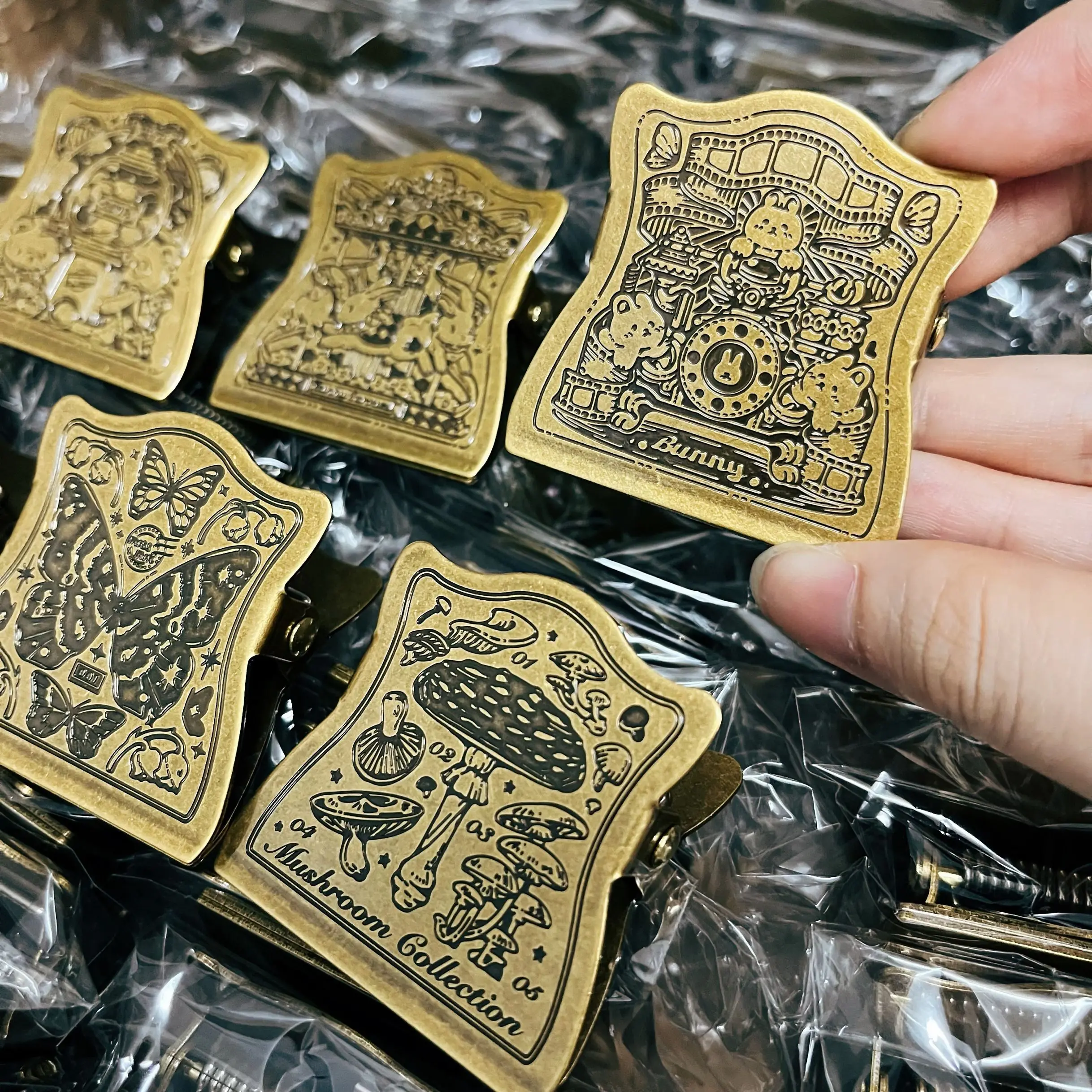 Vintage Butterfly Rabbit Whirligig TN Brass Paper Clips Journal Notebook Decoration Cute Shot Props Planner Stationary