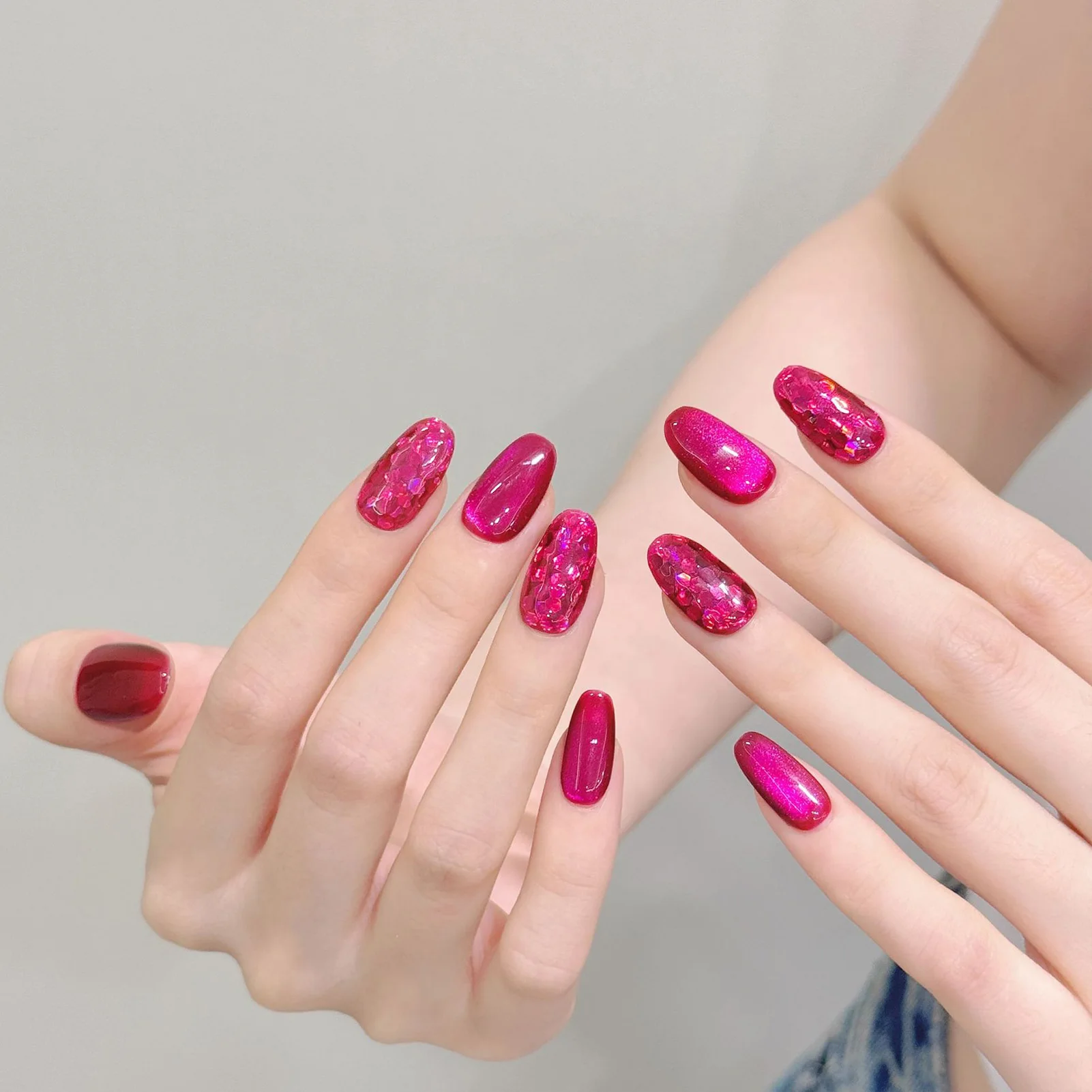 10pcs Handmade Press On Nails Rose Red Flash Sequins Almond False Nails Wearable Glitter Pitaya Color Cat's Eye Fake Nails Tip