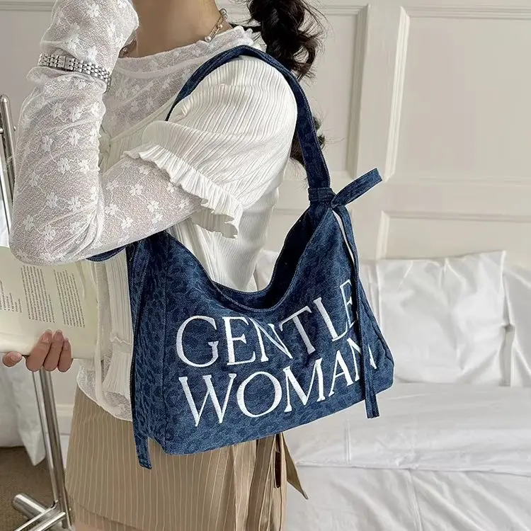 シンプルで多用途なレタープリントの女性用ショルダー-脇の下バッグ：柔らかく丈夫で容量も広いトートバッグで、通勤に最適です。