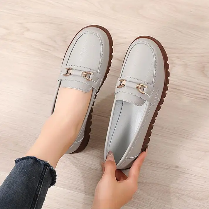 Plus Size 44 2025 New Women Casual Shoes Zapatos Mujer Slip on Soft Leather Low Heels Loafers Women's Sneakers Female Footwear