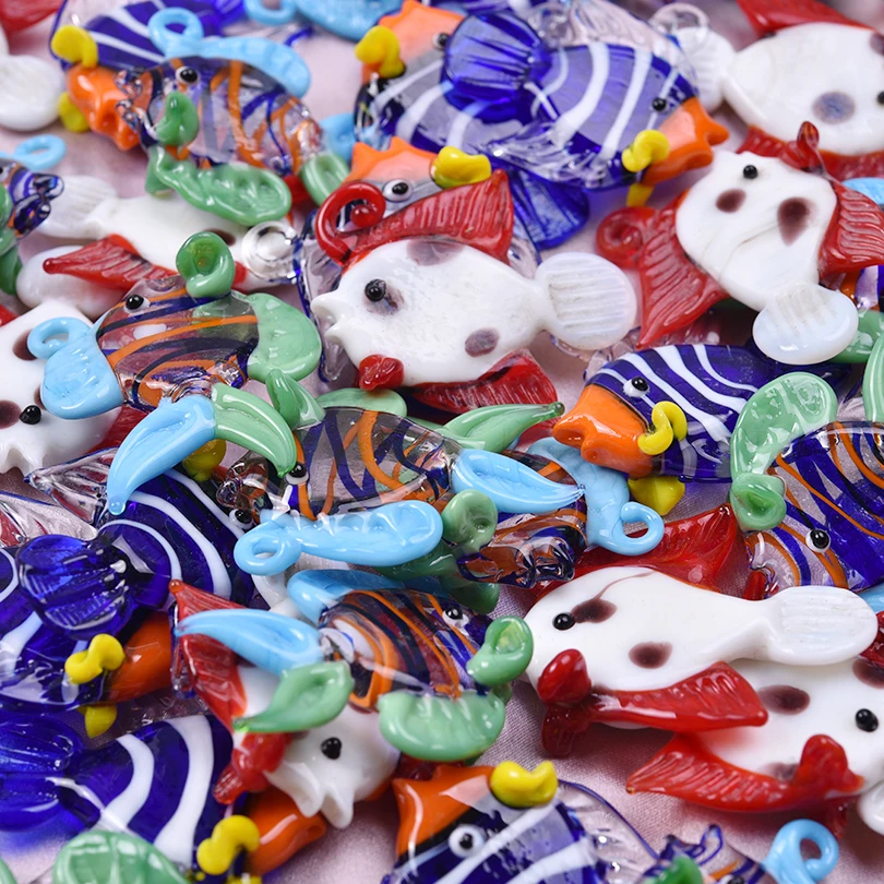 9Pcs/Lot Kawaii Colorful Glass Tropical Fish Charms For Jewelry DIY Mix Styles Lampwork Sea Animal Pendant Necklaces Material