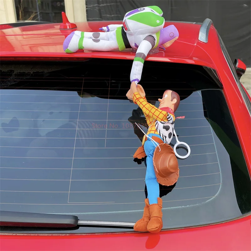 Disney Hot Toy Story Sherif Woody Buzz Lightyear muñecos de coche juguetes de peluche juguete para colgar en el exterior lindos accesorios para automóviles decoración de coche 30cm