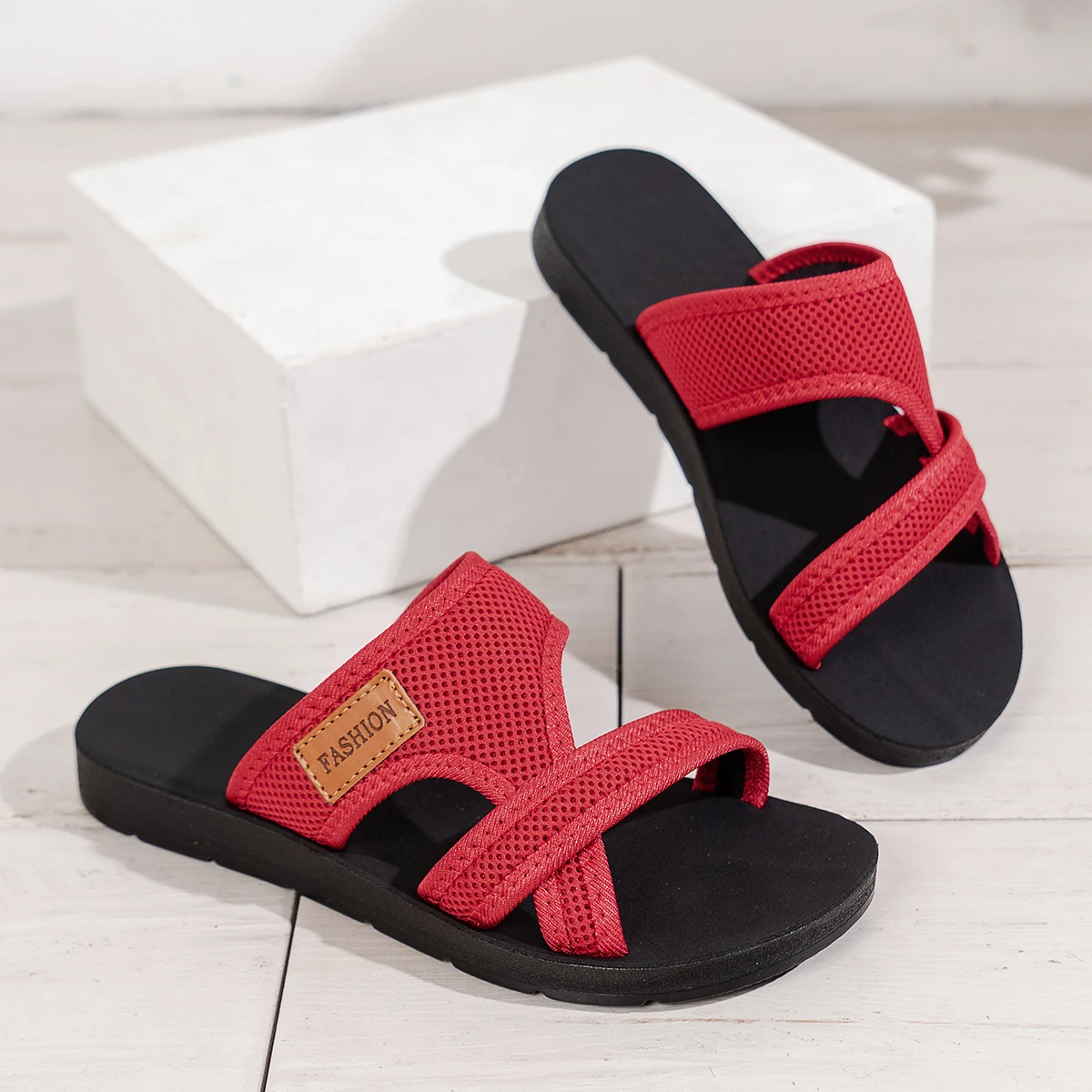 Modische und vielseitige Sportsandalen für Damen, atmungsaktiv durch das Netzmaterial, bequem und hautfreundlich, geeignet für den Innen- und Außenbereich, flache Sandalen. – Detail 24