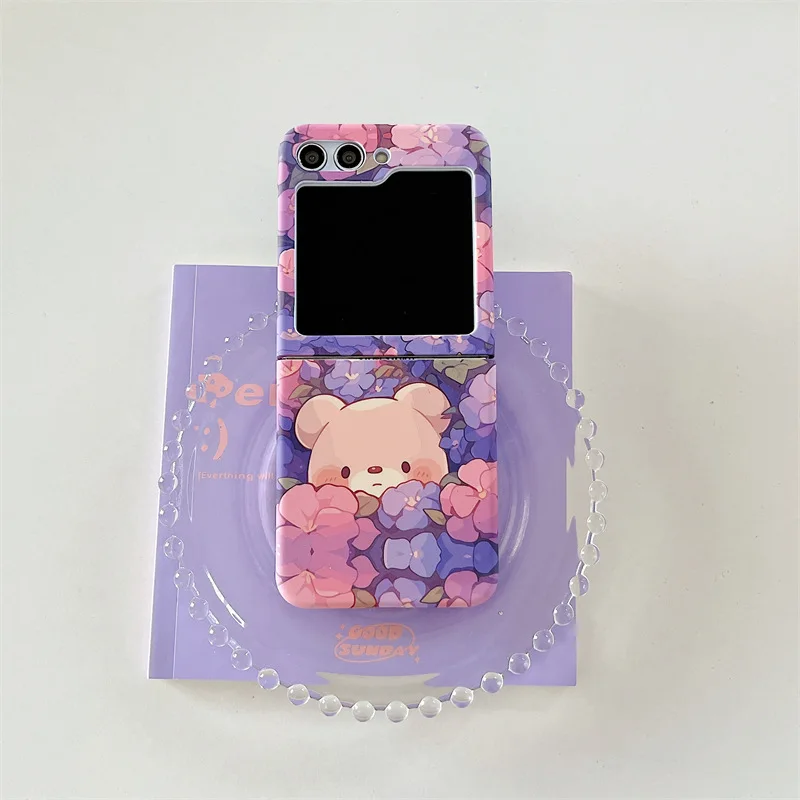 เคสลายหมีดอกไม้สีม่วงสำหรับ Samsung Galaxy Z Flip 7 6 5 4 เคสป้องกันด้านหลังสำหรับ ZFlip5 ZFlip6 ZFlip7