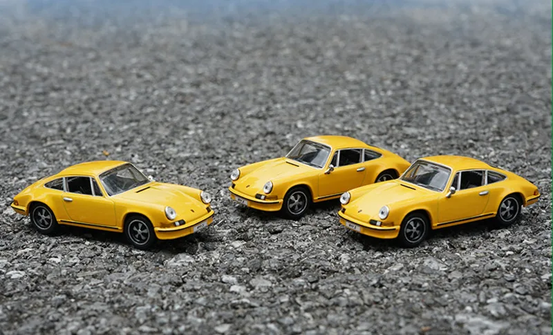 

1/43 Original New Arrival Special Price Diecast Metal German Classic 1971 Retro Sports Car Model Furniture Display Collection