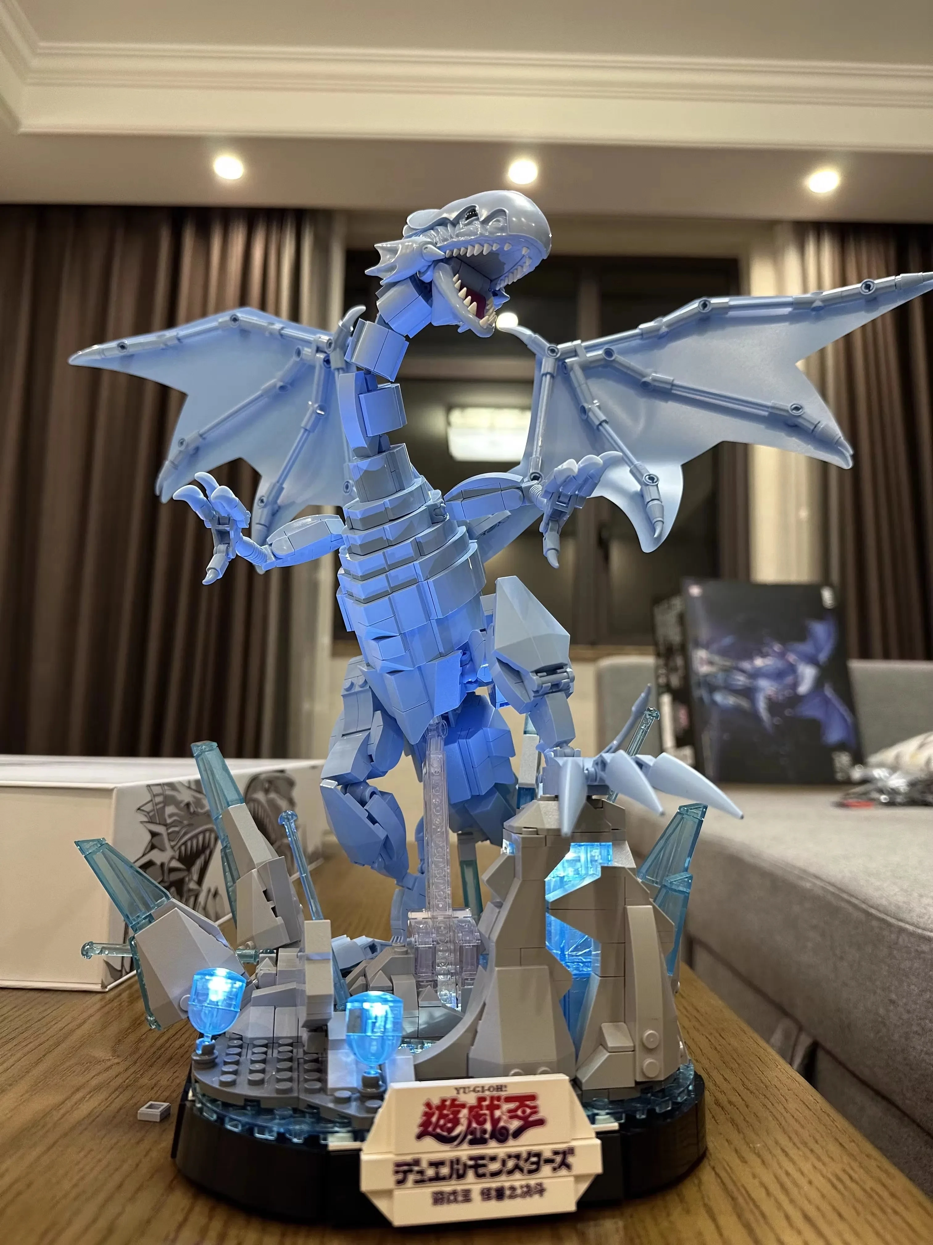 Blue eyed white dragon building block model trendy decoration assembly toy ornaments