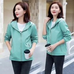 Large Size Windbreaker Jacket Female Hooded Thin Lady Coat 2025 New Spring Autumn Short Outwear Western Style Overcoat Women Top