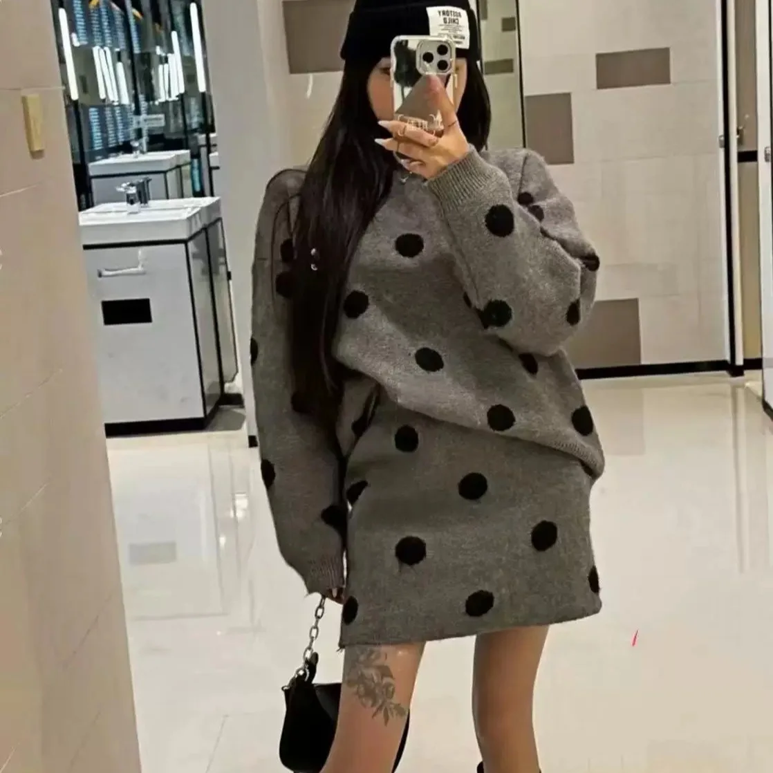 

Французский нежный стильный вязаный костюм, женский осенне-зимний новый свитер с круглым вырезом, юбка с высокой талией, комплект из двух предметов