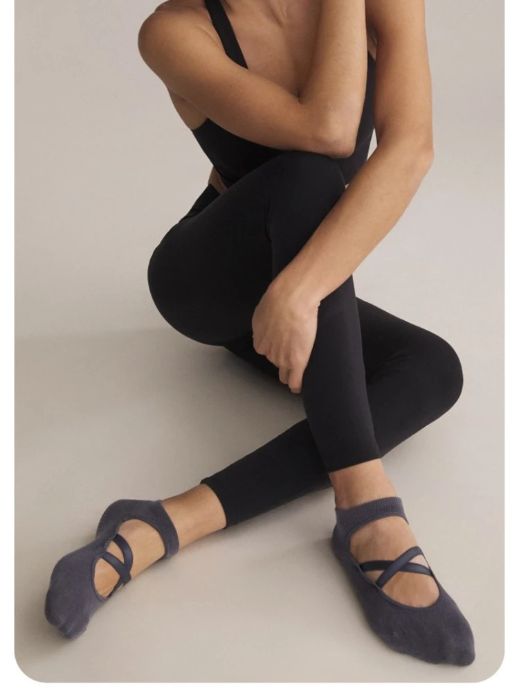1 paire de chaussettes de Yoga antidérapantes pour femmes, chaussettes de Pilates professionnelles en coton pour piste de danse, Trampoline, aérobic, Fitness, sport