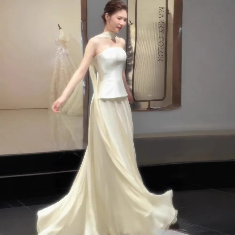 Elegante trägerlose Korsett-Brautkleider in Beige, ärmellos, bodenlang, hübsche plissierte Prinzessin-Brautkleider, Party-Frauen-Braut