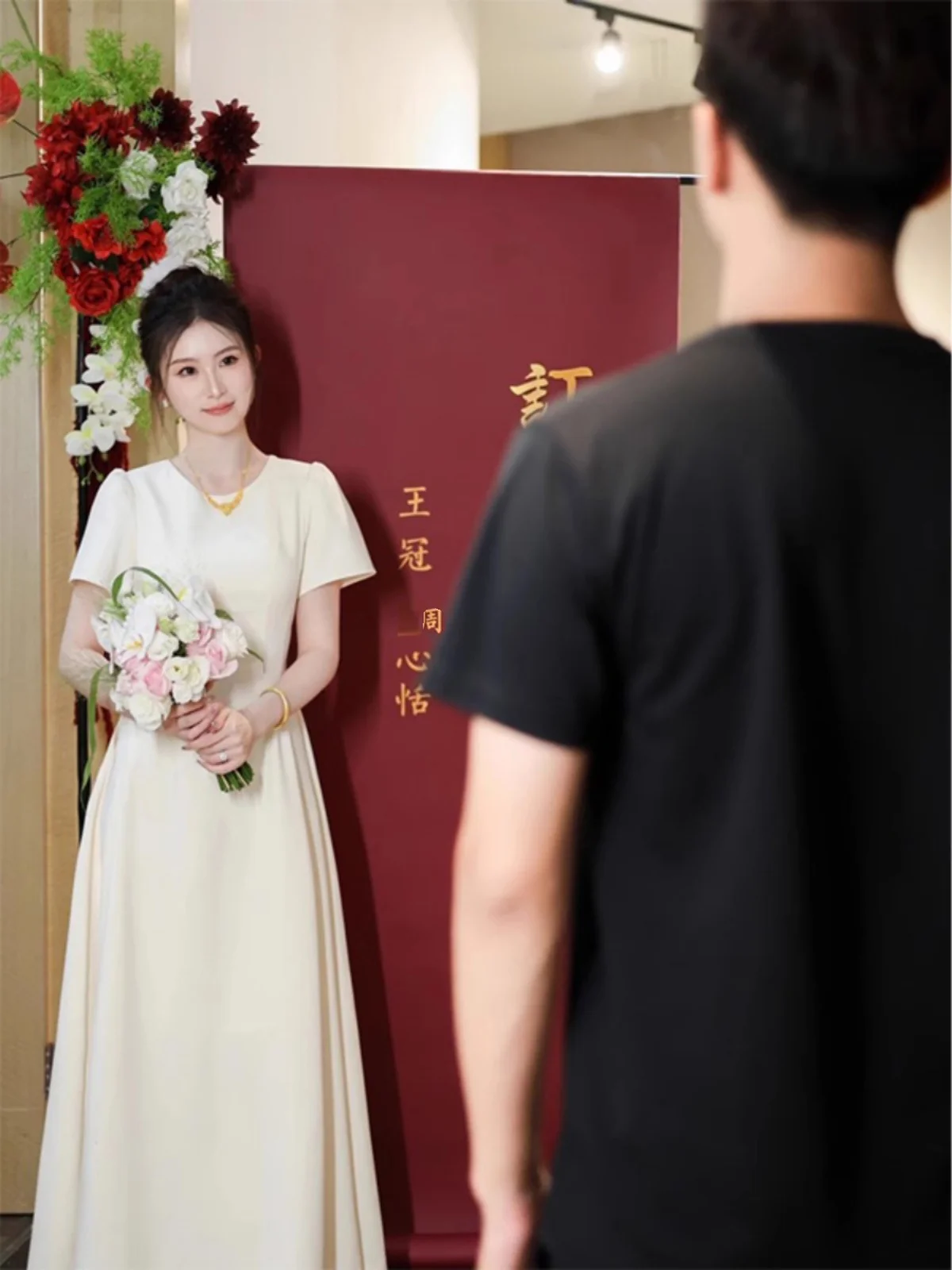 

Элегантное вечернее платье А-силуэта с завышенной талией для свадебных церемоний, регистрации, помолвок, вечеринок, с коротким рукавом и круглым вырезом.