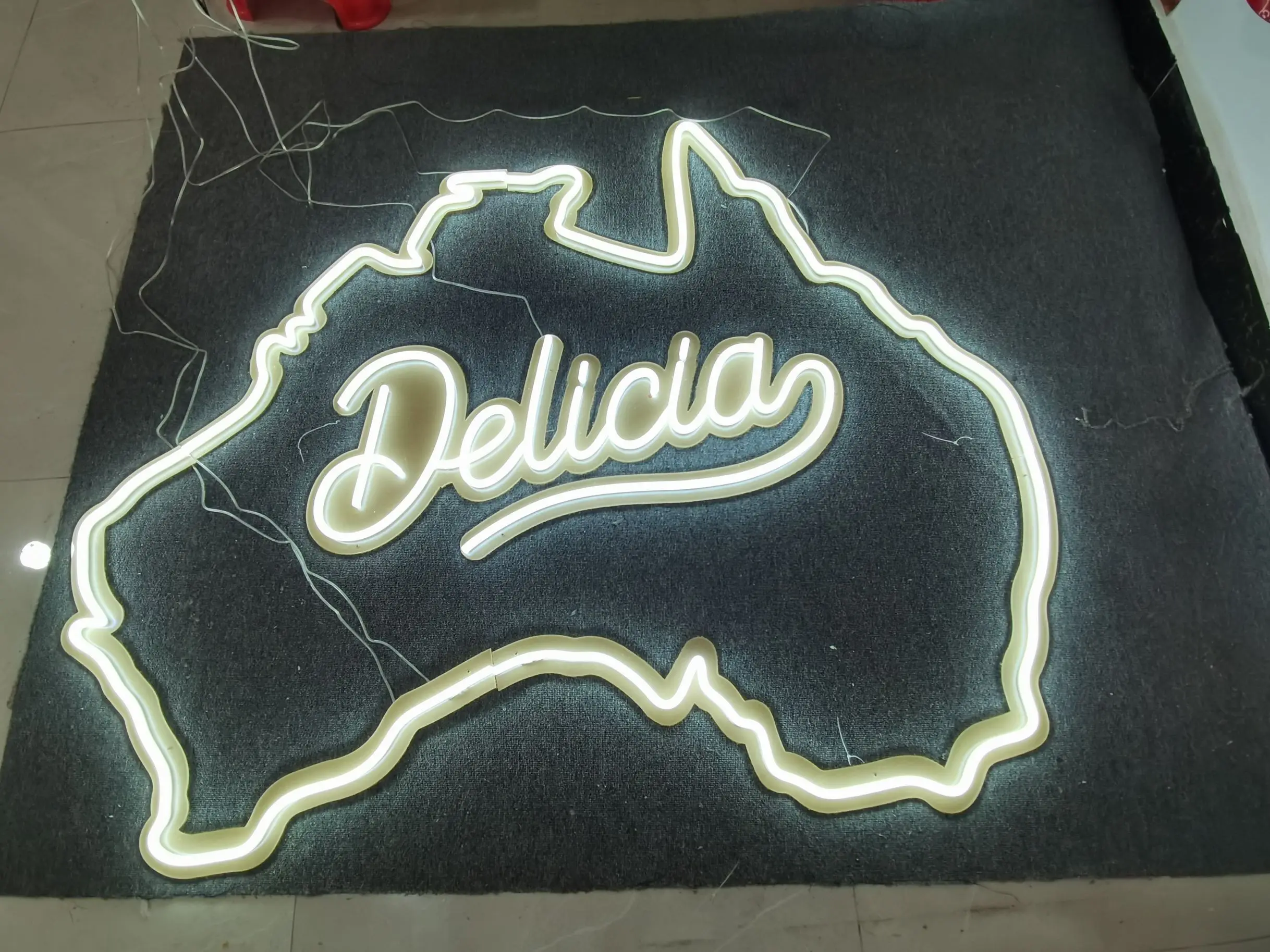 Customized RGB Neon LED light Sign, neon RGB LED flexible signboard for decoration, neon LED letters for shop name signs