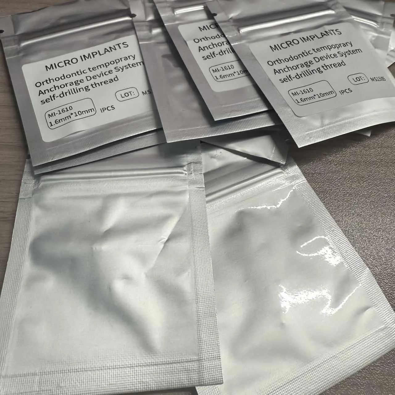 

Self-Taping Anchorage mix sizes titanium alloy 14Sizes 1Pc Dental Orthodontic Micro Implants Mini Screw
