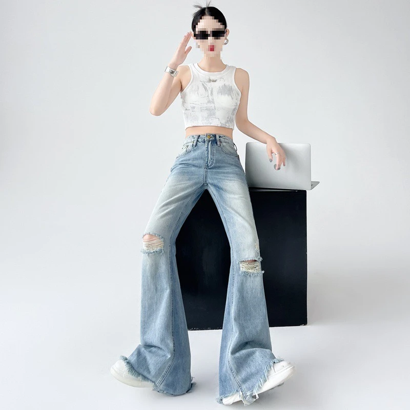 بنطلون جينز نسائي أزرق مغسول عالي الخصر بقصة ضيقة ومتوهج للتخسيس بحاشية متوترة وجرس قيعان طويلة من قماش الدنيم