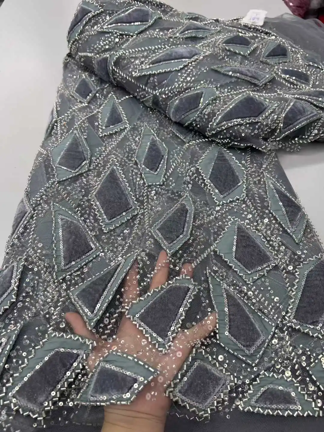 New Hot Sale Tulle Lace Fabric With Beads Sequins 2025 New African Nigerian French for High End Wedding Party Bride Sewing Dress