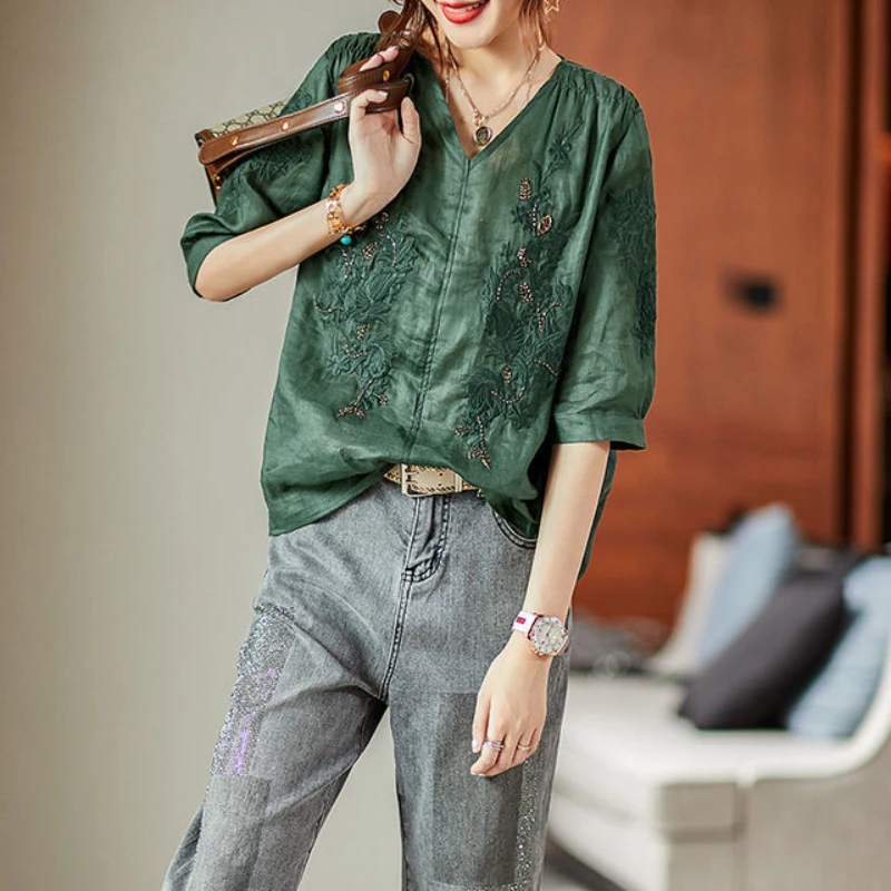 

Новая корейская женская модная стильная свободная рубашка с v-образным вырезом и средними рукавами с вышивкой