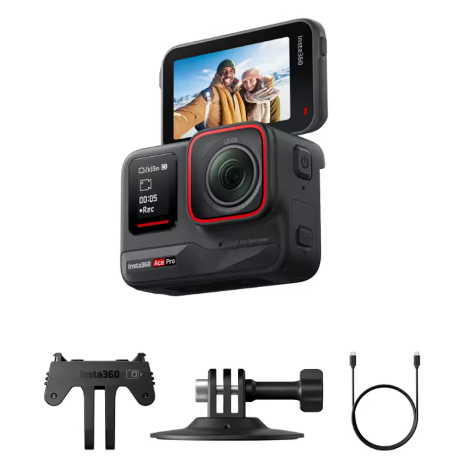 Insta360 Ace Pro action cam 8K con touchscreen ribaltabile