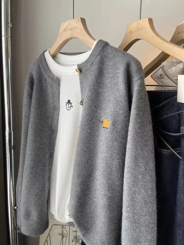 Long-sleeved Cashmere cardigan women sweater cashmere knitted O-neck Cashmere cardigan sweater coat Autumn and Winter