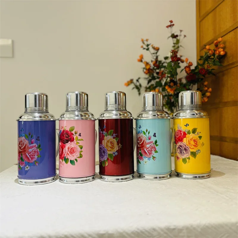 Old-fashioned small thermos 2 pounds 0.8 liters retro nostalgic ornaments mini kettle iron shell home insulation kettle
