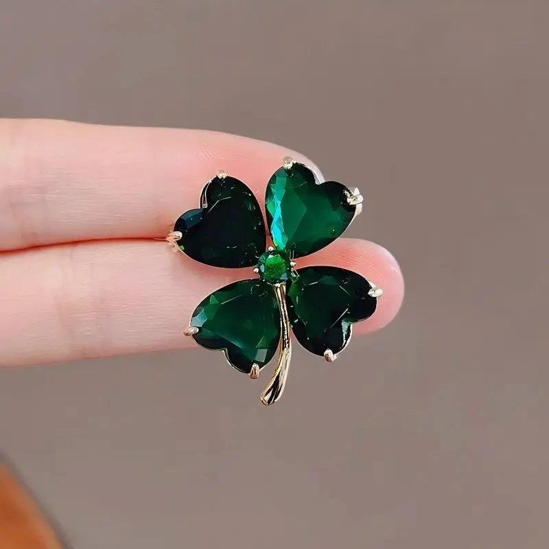 Clover Anti-Exposure Brooch Vintage Emerald Corsage Female Fixed Clothes Anti-Unwanted-Exposure Buckle Elegant Pin Light Luxury