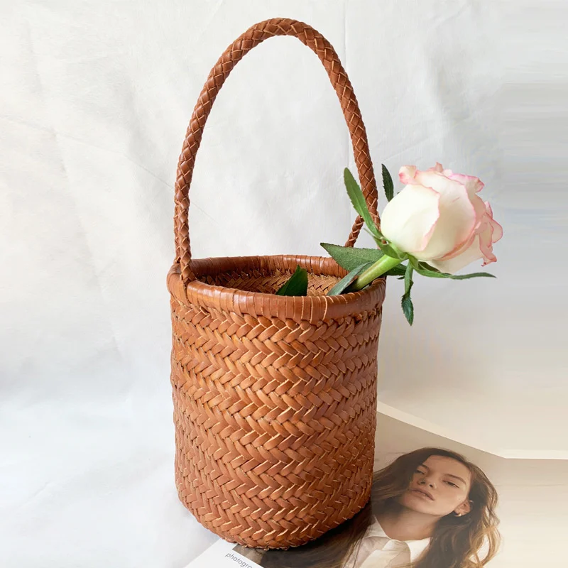 Hand Woven Bucket Bag 100% Genuine Leather Hollowed Out Shoulder Inner Vintage cowhide