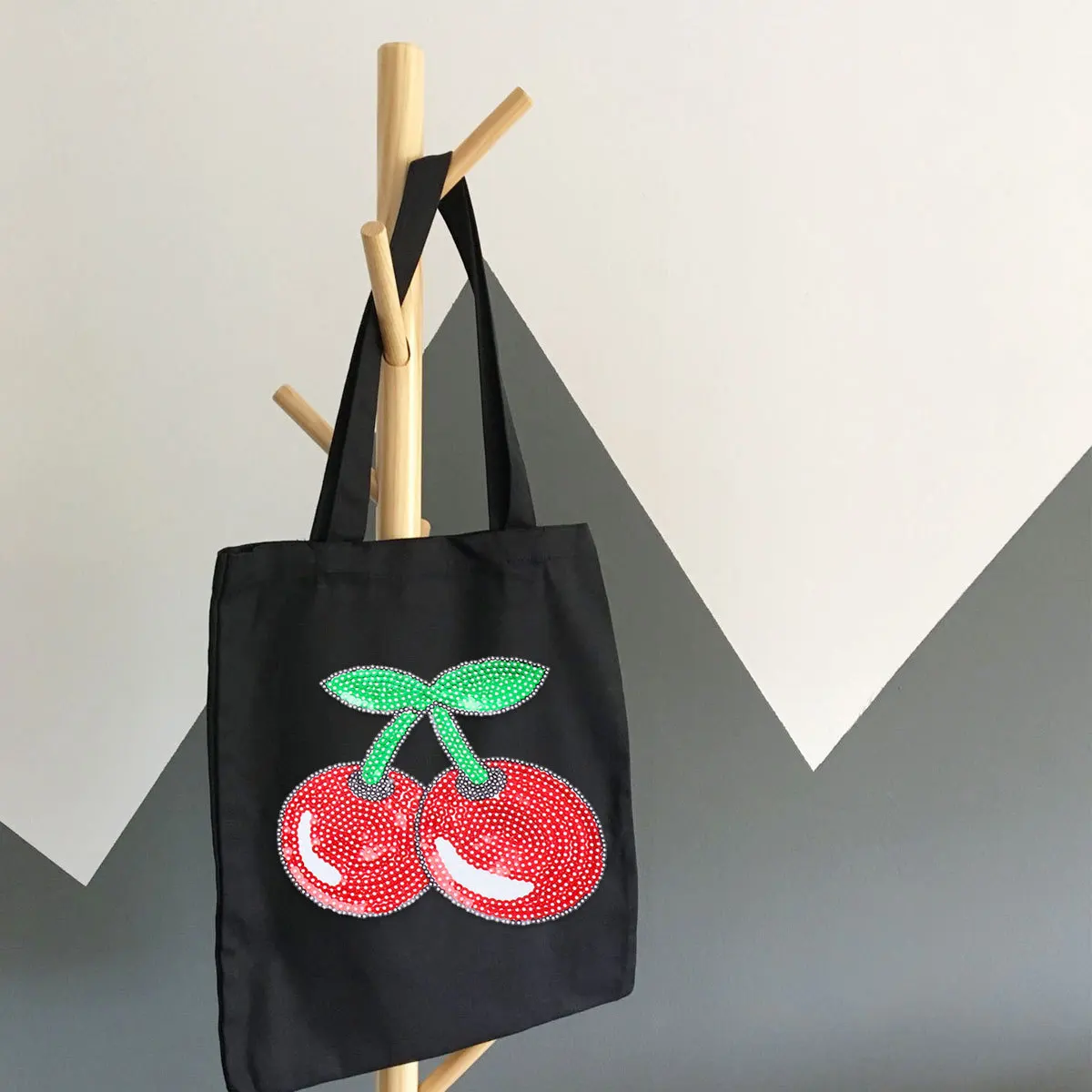 

2Pcs Lovely Cherry Patches DIY Embroidery Cloth Stickers for Clothes Jackets Jeans Bags Colorful Decorative Appliques