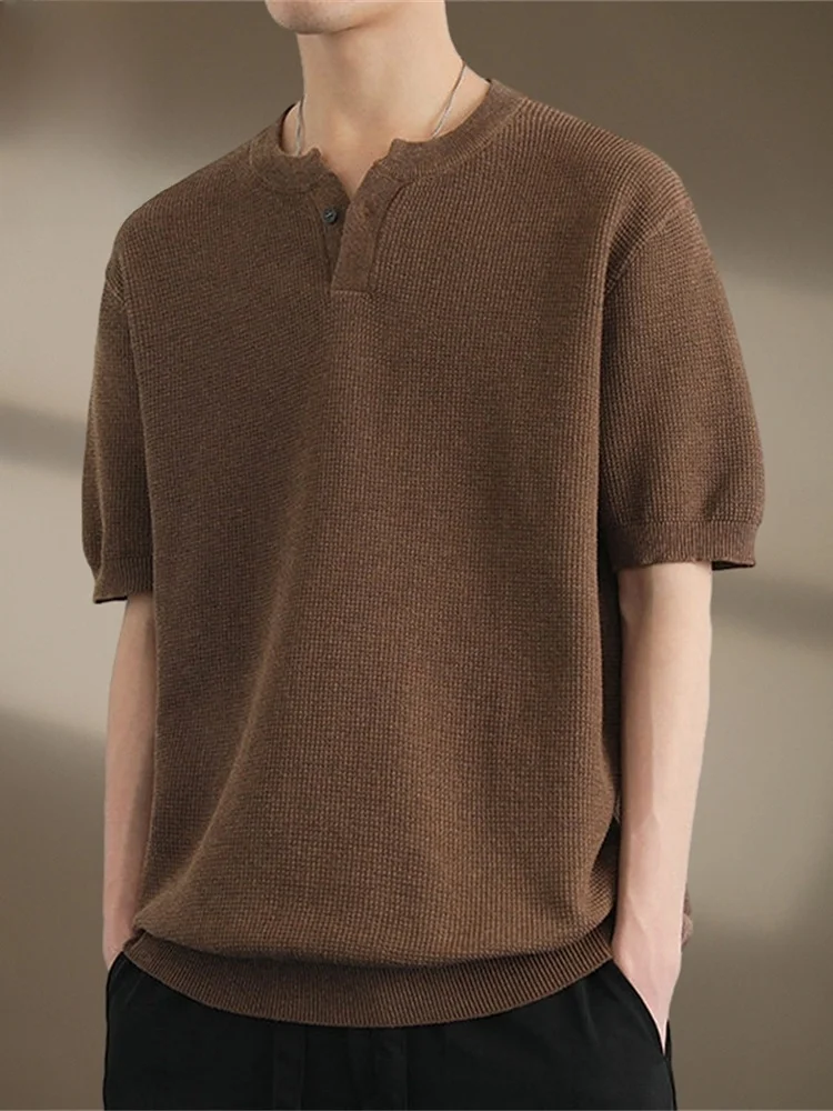 

Мужской вязаный свитер в стиле преппи с коротким рукавом, новинка Весна-Лето 2026, с воротником хенли, ретро-стиль, повседневный, свободный крой