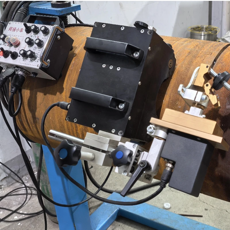 High Performance Four-Wheel Drive Mig Welding Tractor Portable Welding Equipment Automatic CO2 Welding Machine