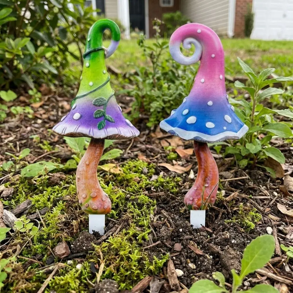 1 Pair 2D Flat Colorful Mushroom Metal Garden Stake Vintage Hand Painted Gradient Polka Dot Fantasy Mushroom Decor Spike