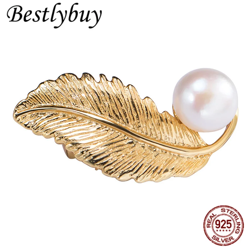 

Новая позолоченная модная брошь из стерлингового серебра 925 пробы с пресноводным жемчугом и перьями, женская легкая роскошная брошь в подарок для банкета