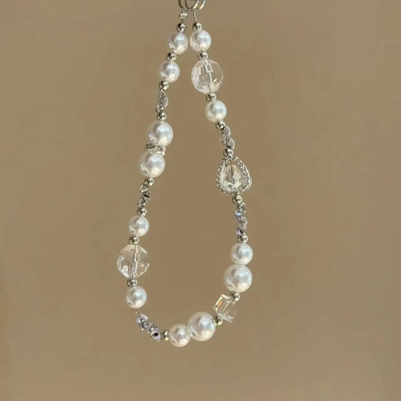 

Fashion High-end Pearl Mobile Phone Pendant, All-match Temperament, Personality Key Bag Pendant, Crystal Beaded Portable Chain