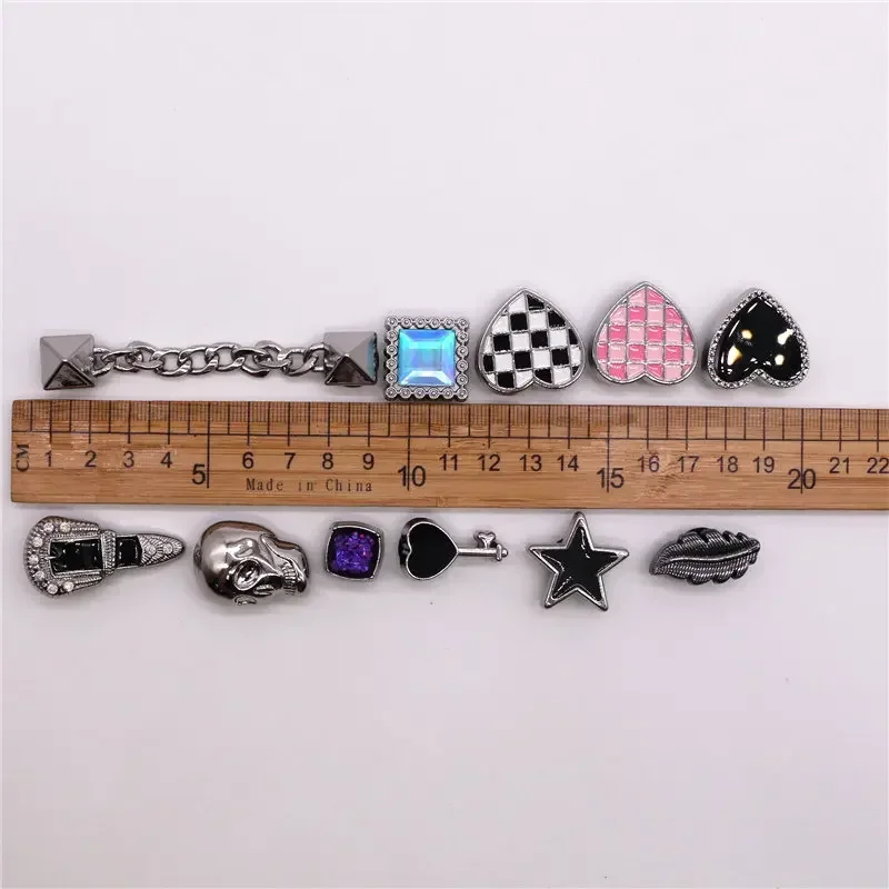 1pcs Original Rhinestone-encrusted Silver Metal Style Shoe Charms Decorations Cool Leaves Star Skull Heart Shapes Clogs Clips