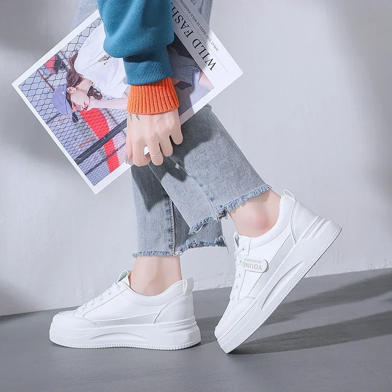 Flat Casual White Shoes for Women Casual Sports Board Shoes for Spring and Autumn New Outdoor Thick Soled Walking Leather Shoes