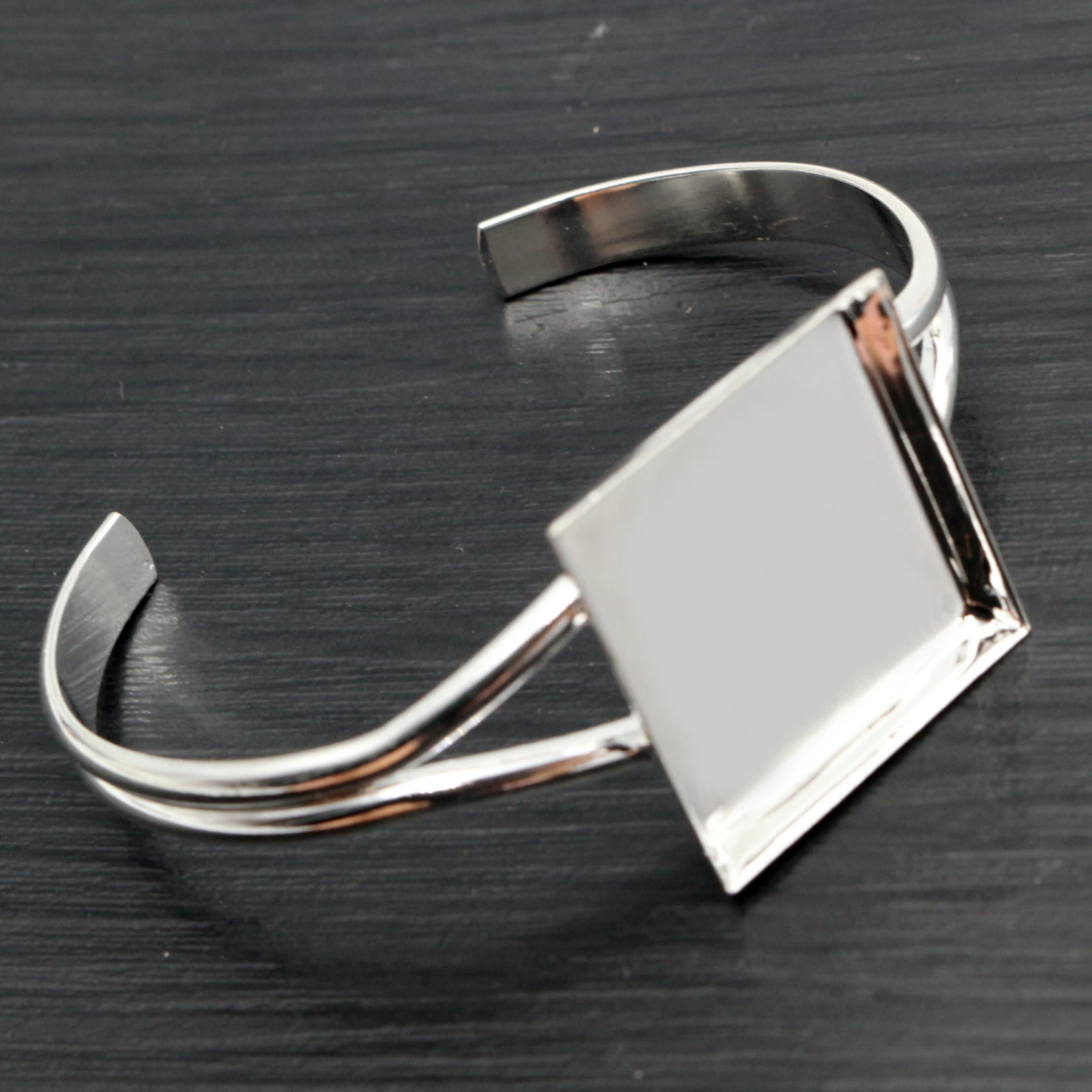 High Quality 25mm 20mm Silver Plated Square Bangle Base Bracelet Blank Findings Tray Bezel Setting Cabochon Cameo