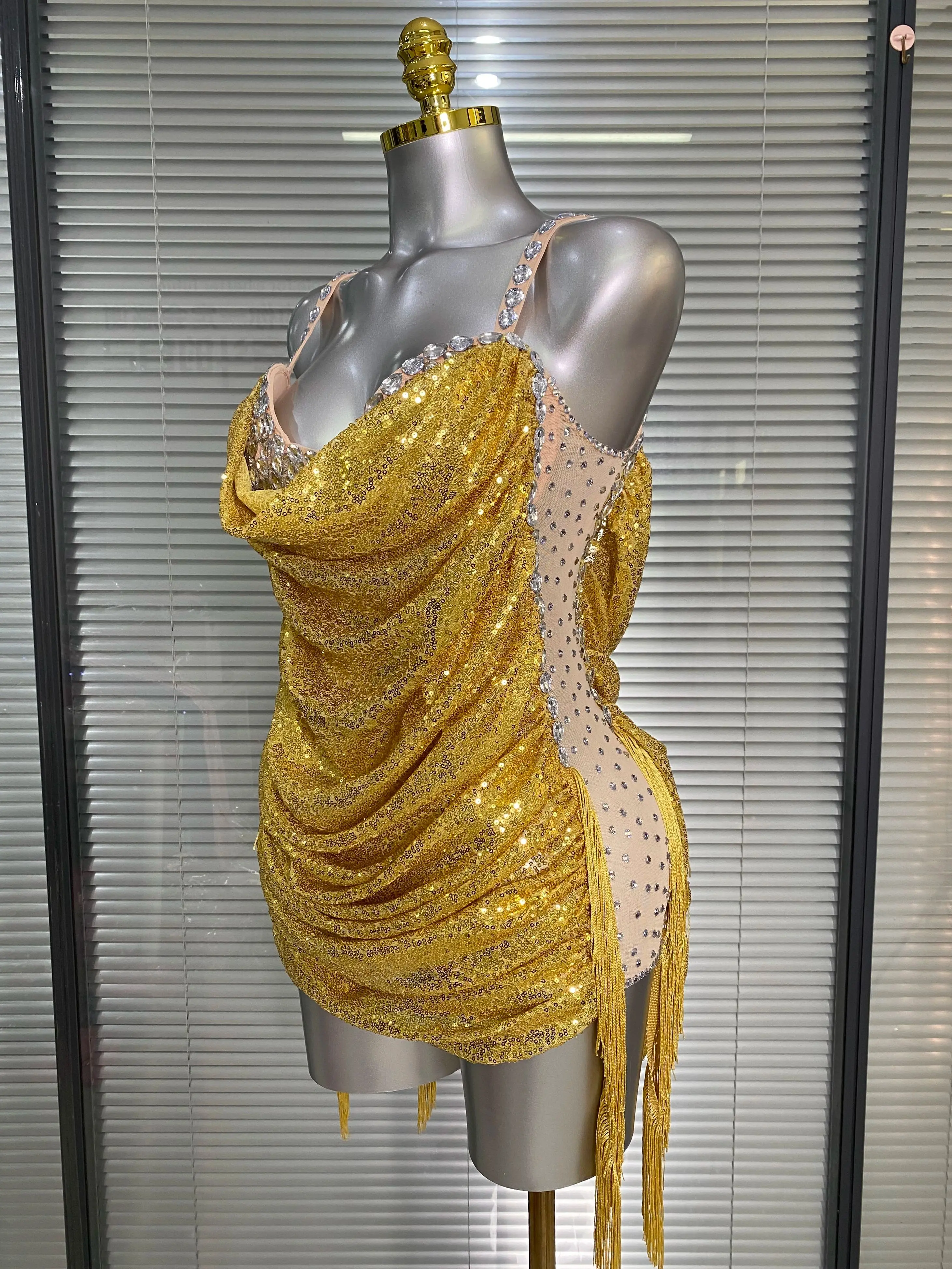 

Блестящий боди с пайетками и бахромой, золотистый, женский, сексуальный, с открытой спиной, цельный, для сценических выступлений