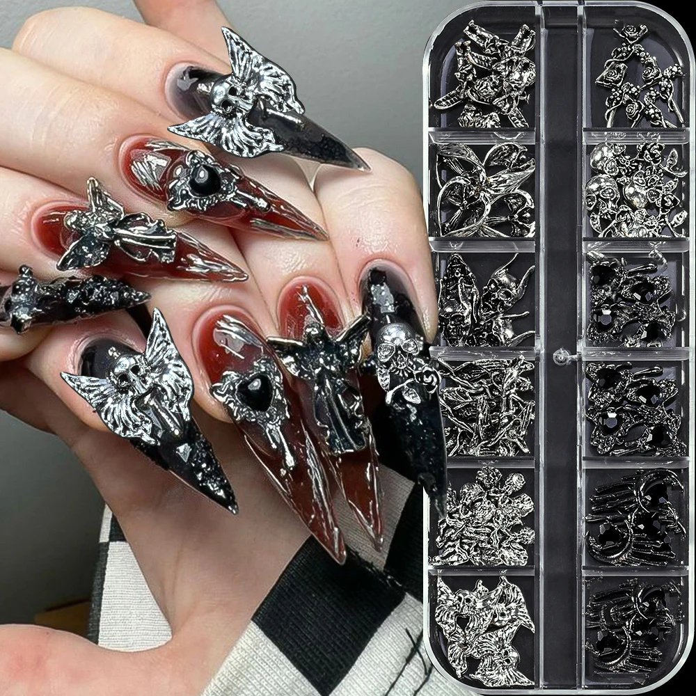 12Grid 3D Halloween Legierung Nagel Dekorationen Y2K Retro Gothic Punk Schwarz Metall Flügel Schädel Kreuz Nagel Charms Halloween Nagel liefert