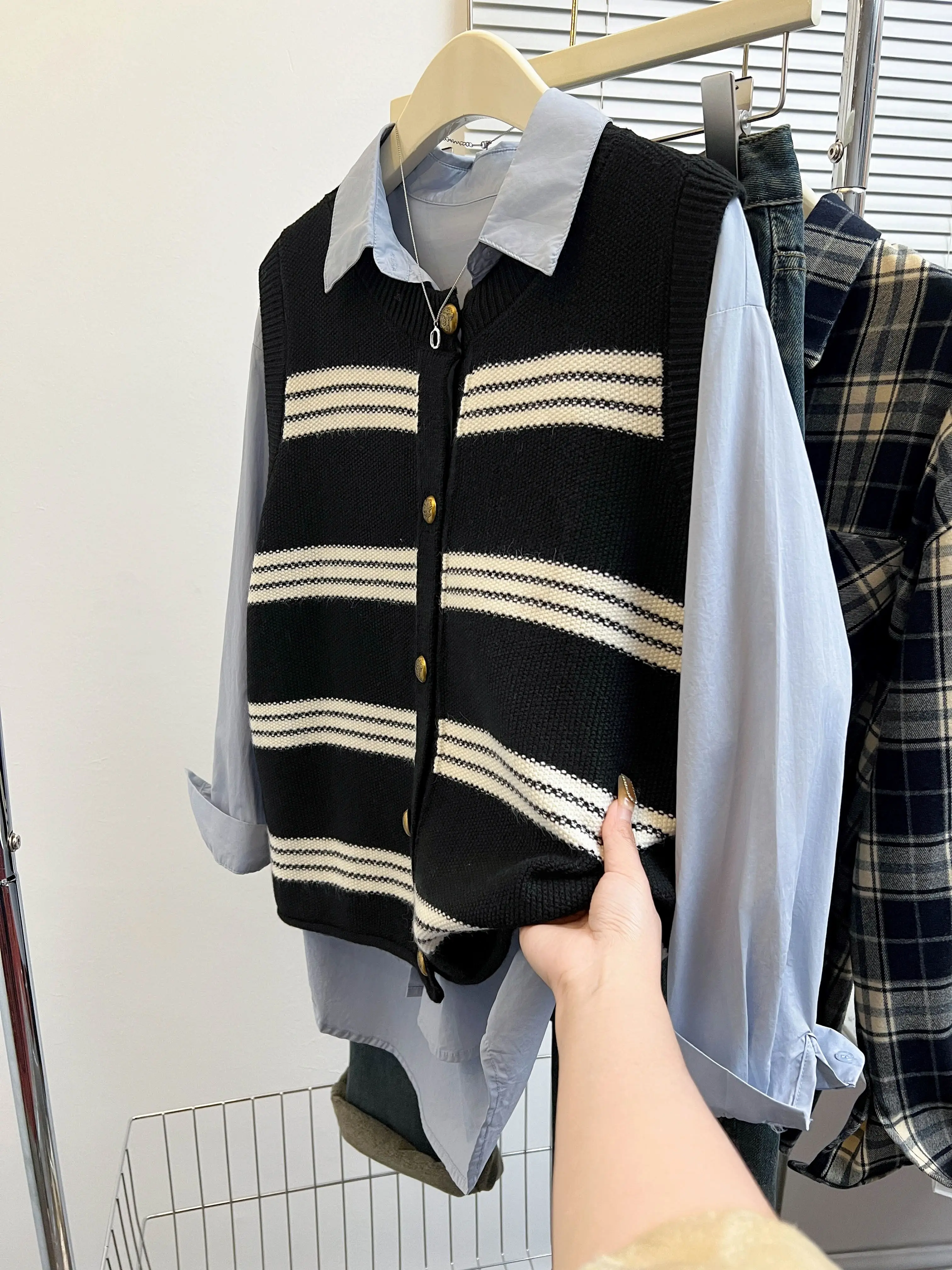 

Gagarich Striped Knitted Cardigan Vest Women Spring Autumn Loose Shoulder Vest 2025 Autumn Winter New Knitted Vests
