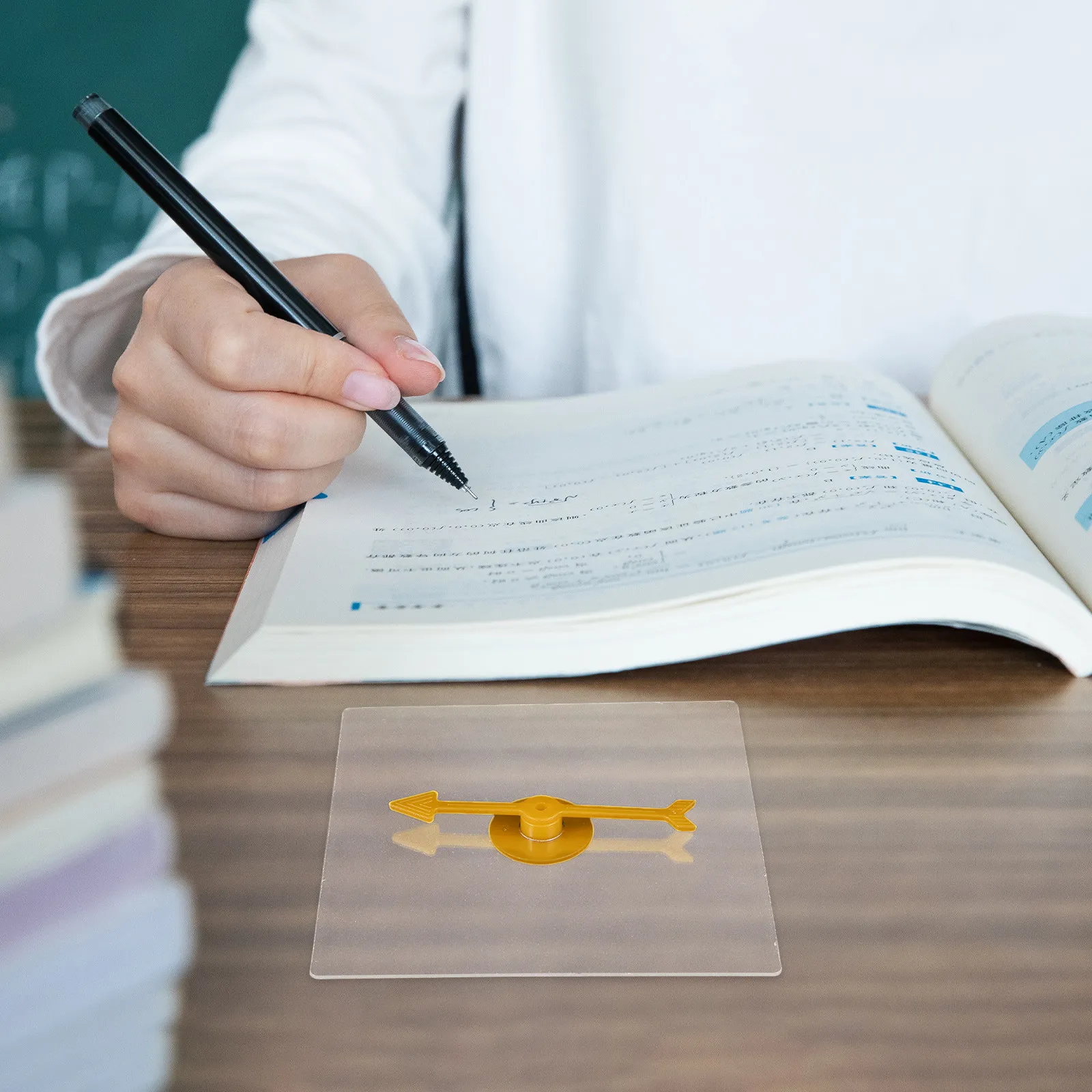 

Набор из 4 прозрачных досок для сухого стирания с вращающейся стрелкой для математических игр, обучения, вечеринок, настольных игр и принятия решений