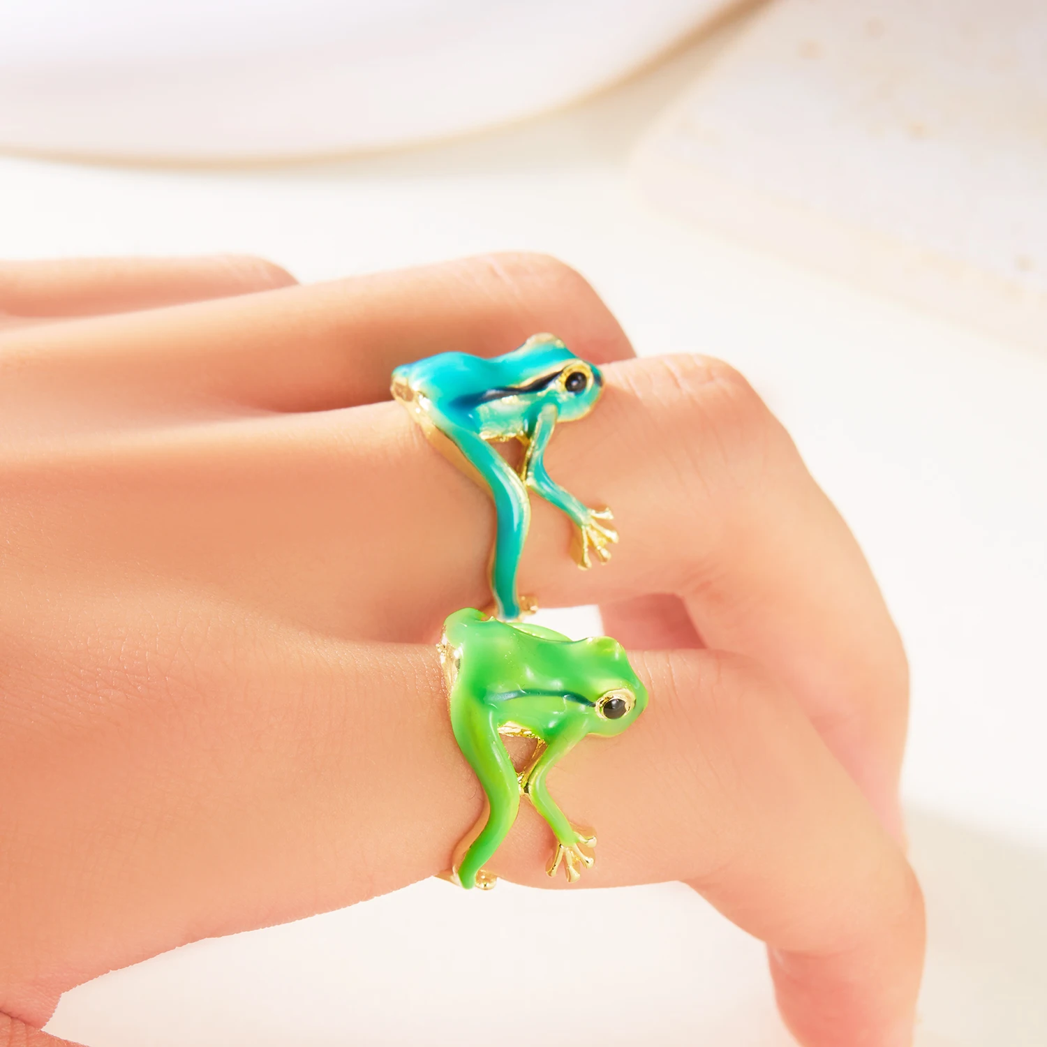 Funny Weird Realistic Green Tree Frog Animal Rings for Women Men Artistic Design Opening Resizable Ring Statement Jewelry Gift