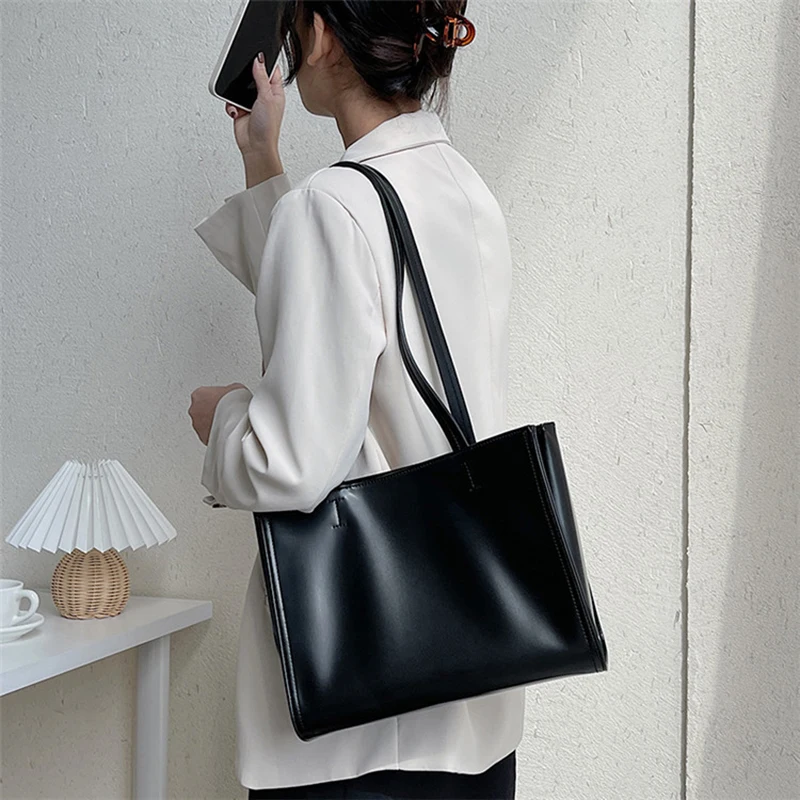 Women\'s Casual Tote Fashion Solid Leather Large Capacity Luxury Handbag Simple Design Female Travel Shoulder Bags 2022 Bolsas