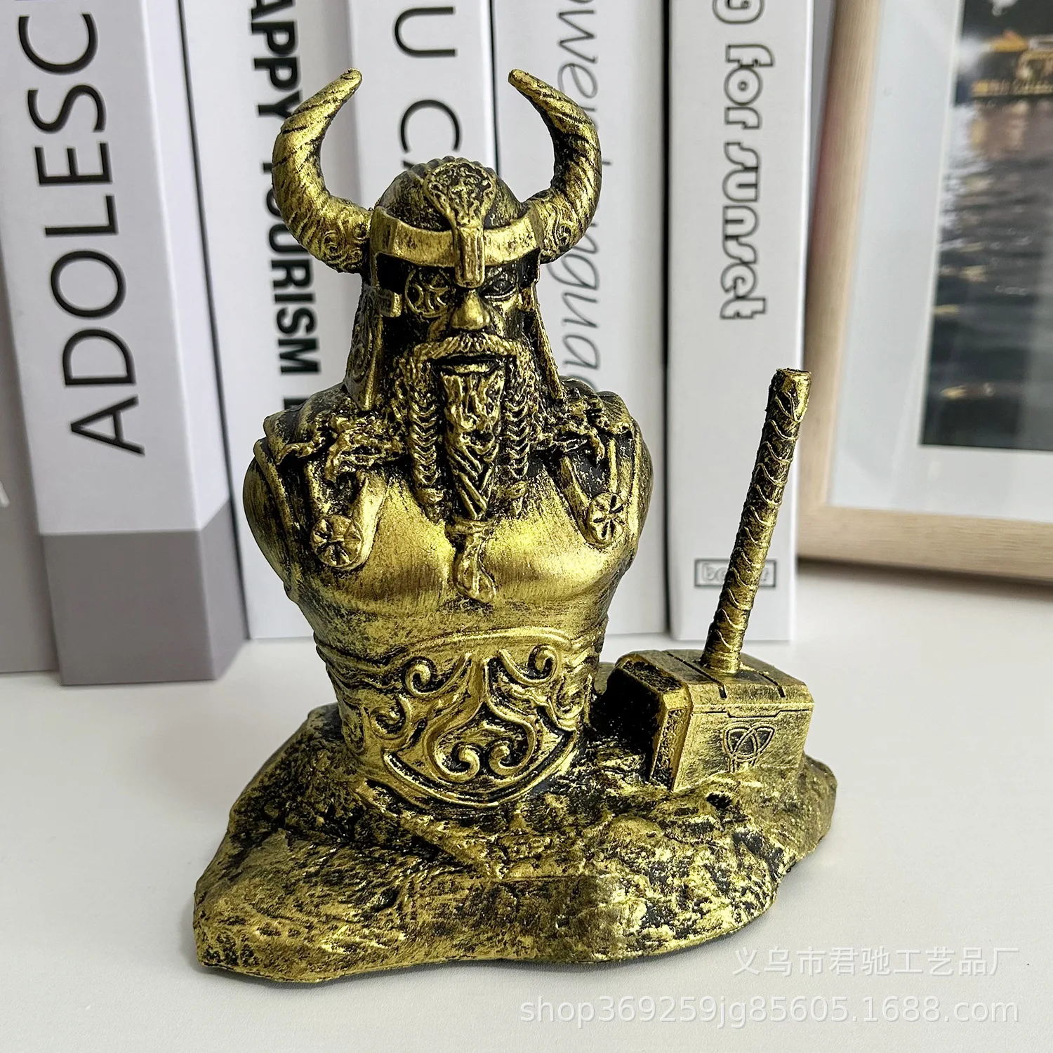 

Odin Norse God Half-Body Statue with Mjölnir Hammer Resin Decor Collectible Home Office Mythology Art تحف كبيره للمنزل