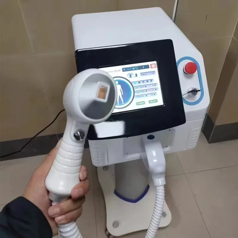 ‌ 2025 جديد 755nm 808nm 940nm 1064nm ديود آلة إزالة الشعر بالليزر نظام التبريد غير مؤلم الوجه الجسم لنزع الشعر ‌