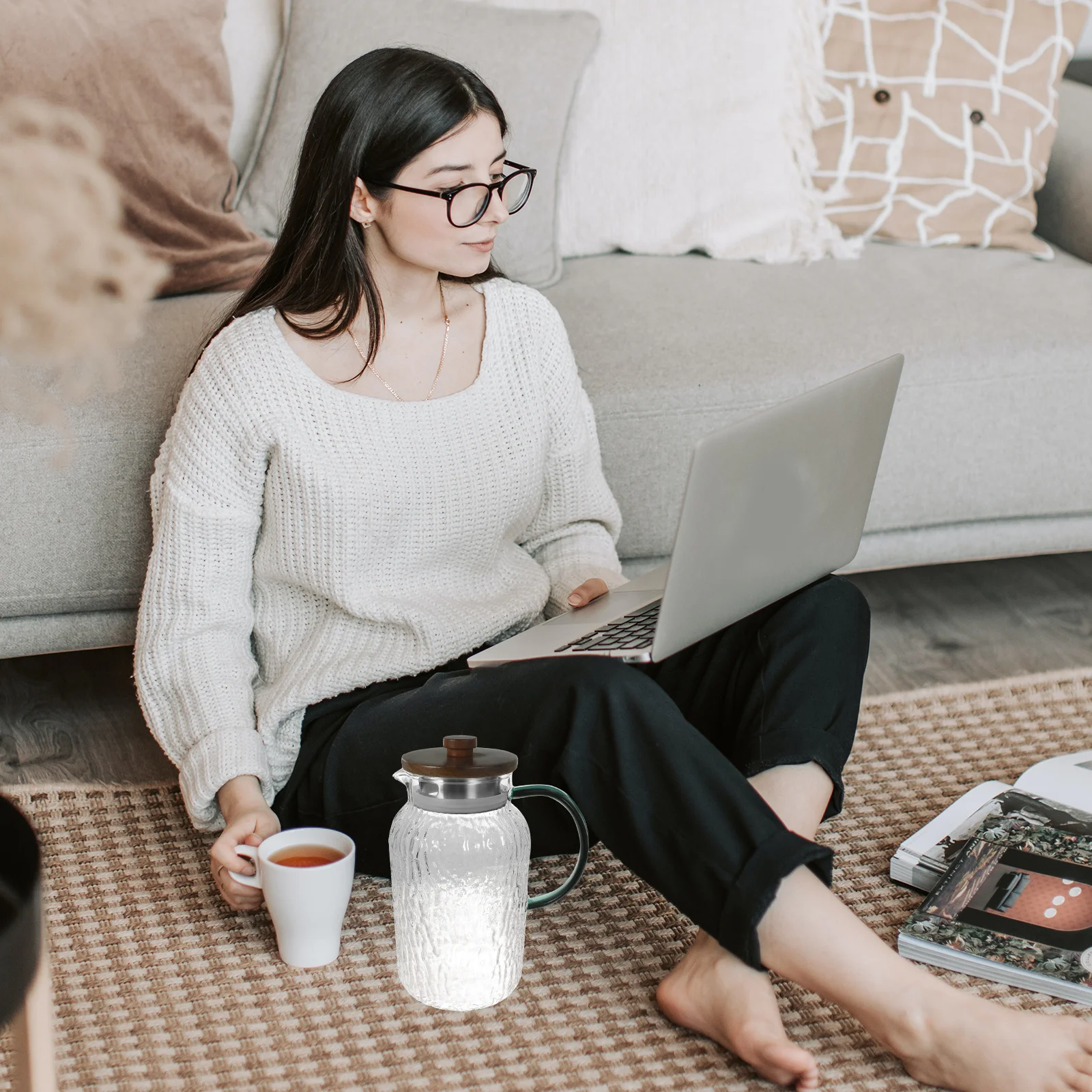 

1.5L Hammered Glass Cold Water Pitcher Wood Lid Tea Pitcher Fridge Beverage Jug Easy Clean Storage Kitchen Bar Item