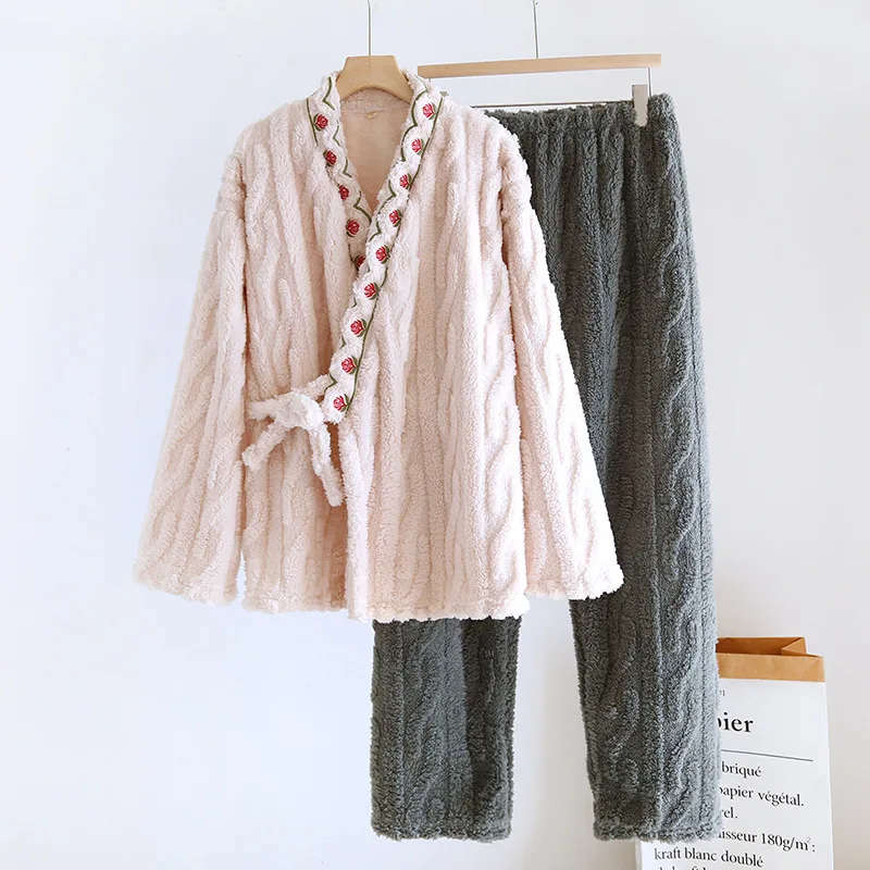 

Winter Flannel Warm Sleepwear Women 2 Piece Coral Velvet Pajamas Set Thick Nightwear Vintage Embroidery Flower Home Clothes